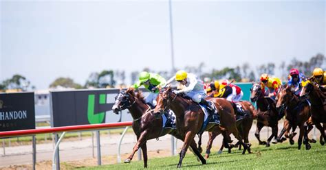 Gold Coast Racecourse & Races .